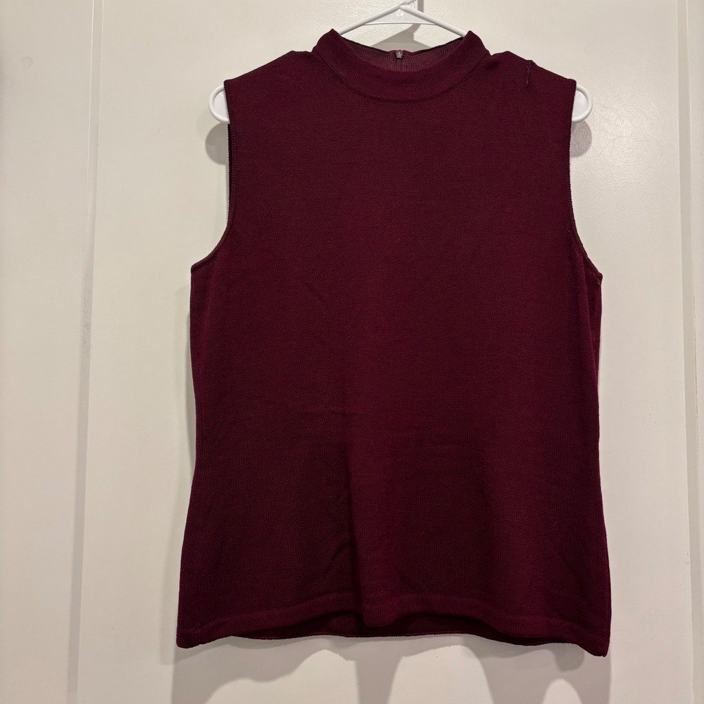 St John Collection Burgundy Mock Neck Sleeveless Knit Shell Top Size M